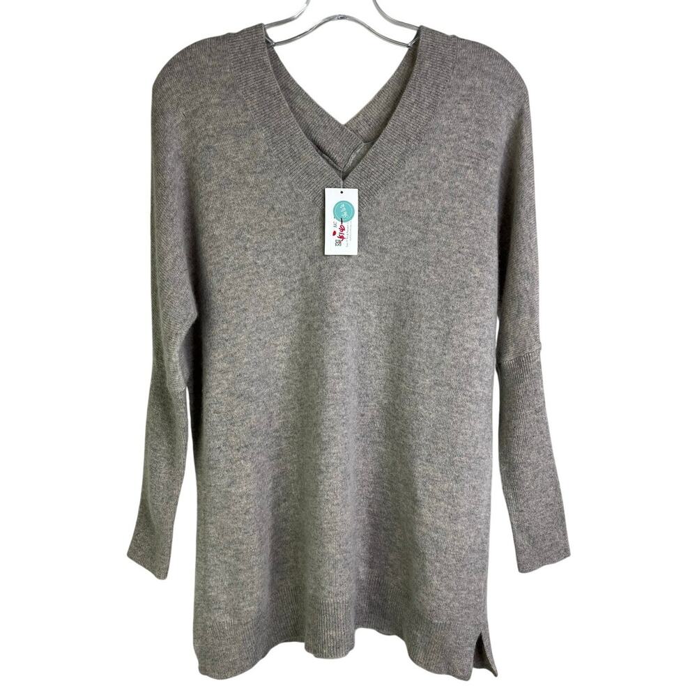 Subtle Luxury 100% Cashmere Sweater Womens XS Gray Knit Easy V-Neck NWT